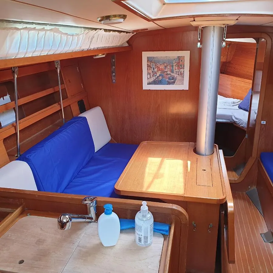 Bed And Boat Holiday Hotel La Spezia Botel